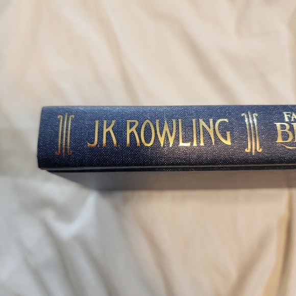 Fantastic Beasts and Where to Find Them book - Picture 6 of 15